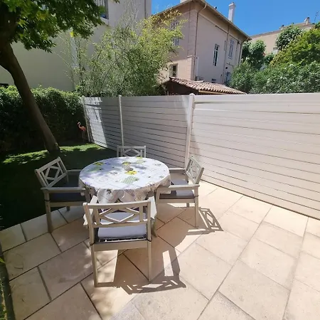 Apartment Appart Centre, Proche De La Gare Saint-Raphael (Var)